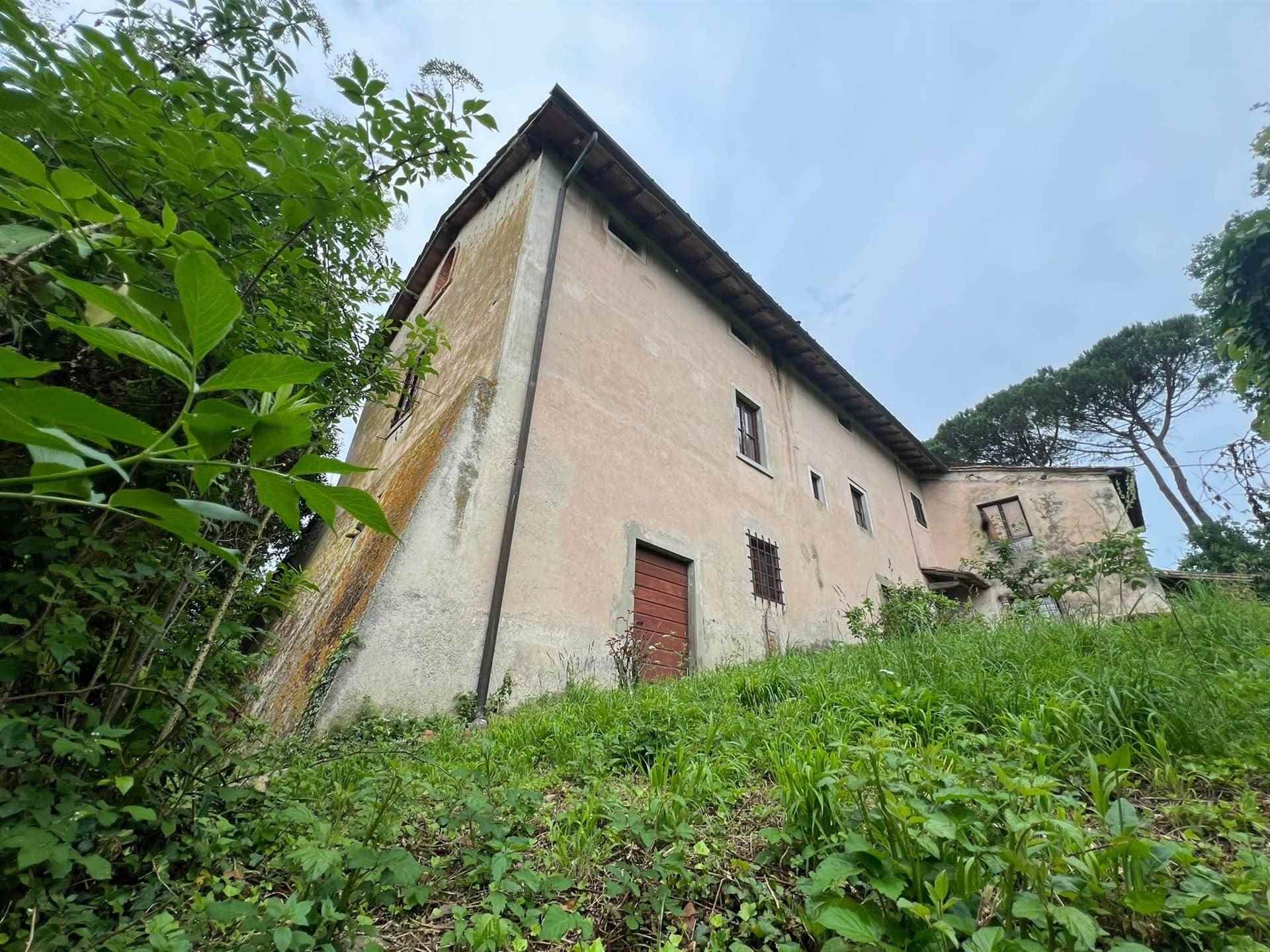 Mucciano villa padronale con fienile e terreno 3