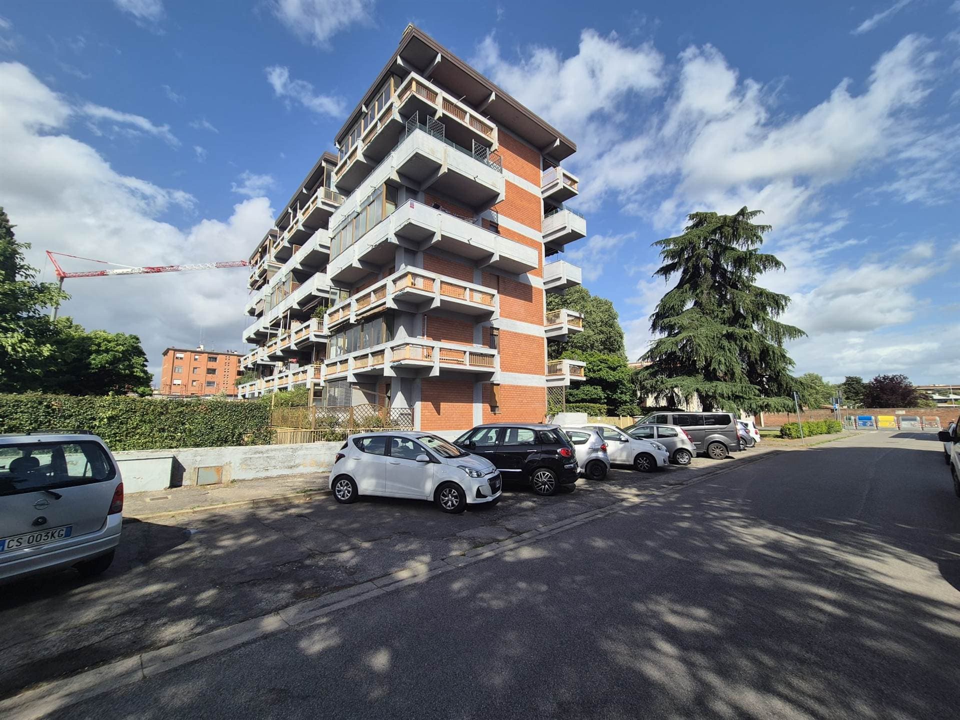 Legnaia, ampio 4 vani con giardino e garage