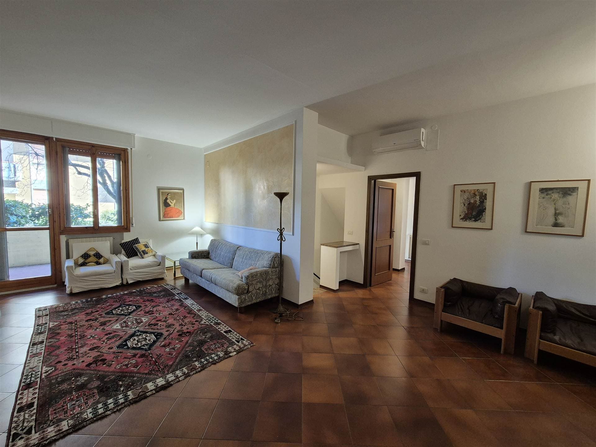 Ponte a Greve, appartamento con taverna, giardino e garage.