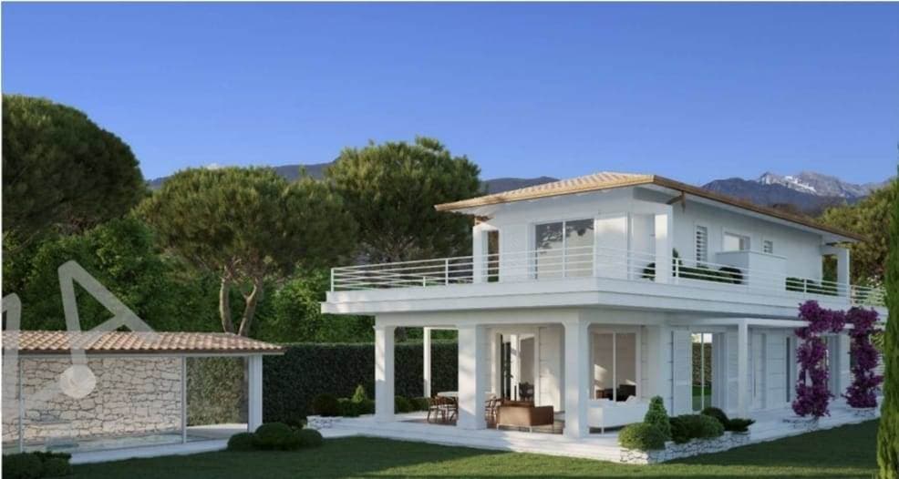 Forte dei Marmi, villa con piscina